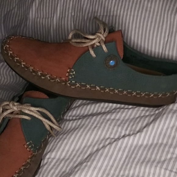 Leather Hush puppies rare aztek design mocossin. - Picture 4 of 7